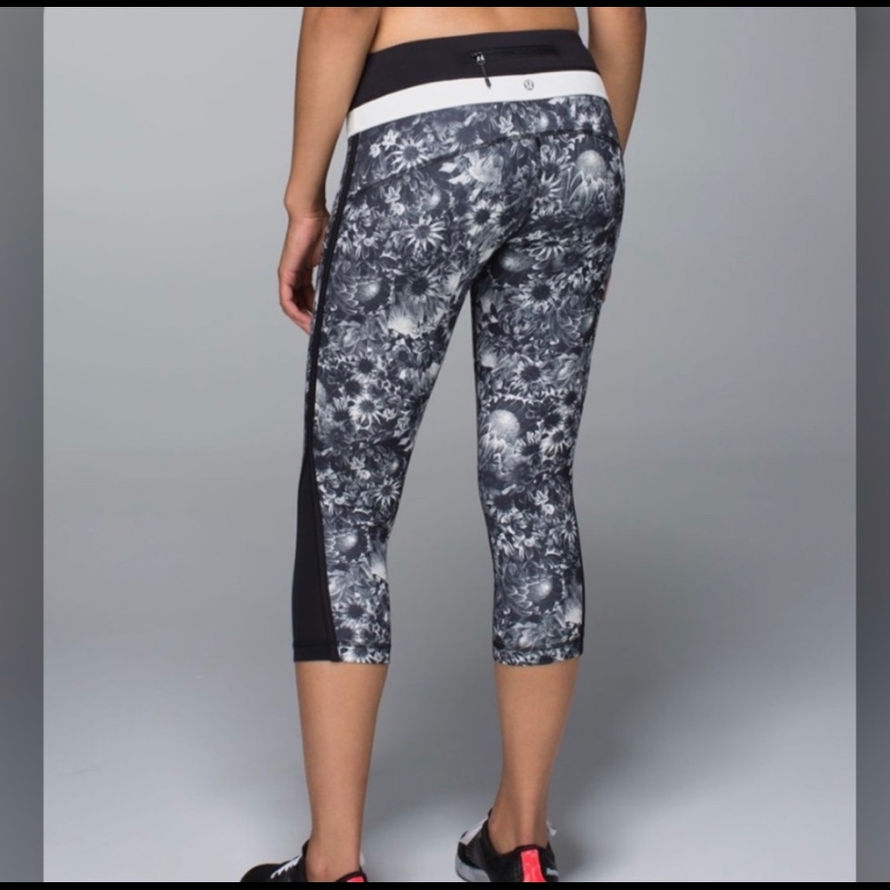 Floral Lululemon crop leggings size 4 - Picture 2 of 7